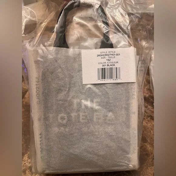 - Marc Jacobs Black Tote Bag ‼️NEW - Picture 6 of 16